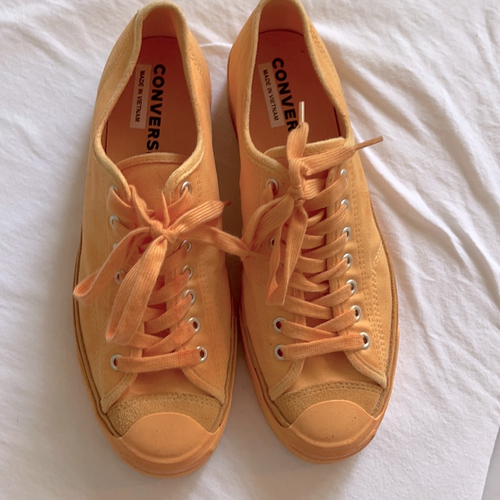 Converse Sneakers Size 9.5 men’s 11 women’s